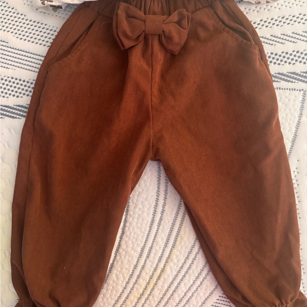 Brown and White Floral Baby Outfit - Picture 3 of 3